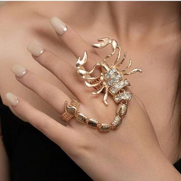 Gold Scorpion Ring - Picture 2 of 4